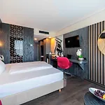 Plaza מלון 4*