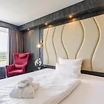 ホテル Plaza 4*