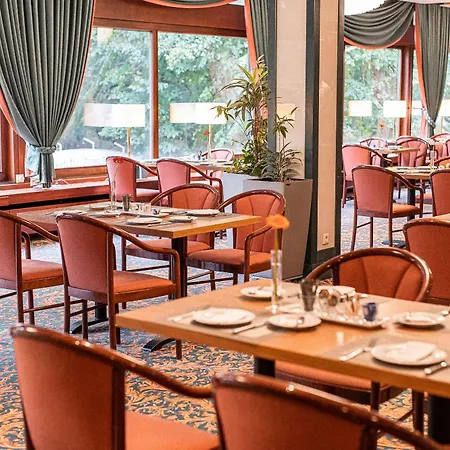 Plaza Hotel 4*
