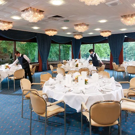 Plaza Hotel 4*