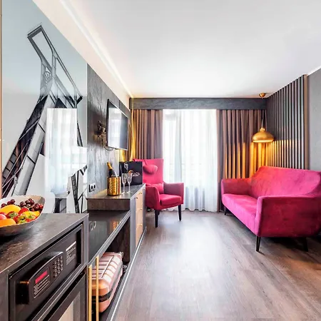 Hotel Plaza 4*