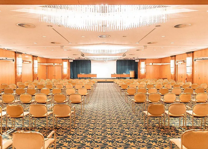 Plaza גלזנקירכן