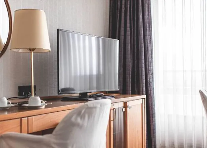 Plaza גלזנקירכן